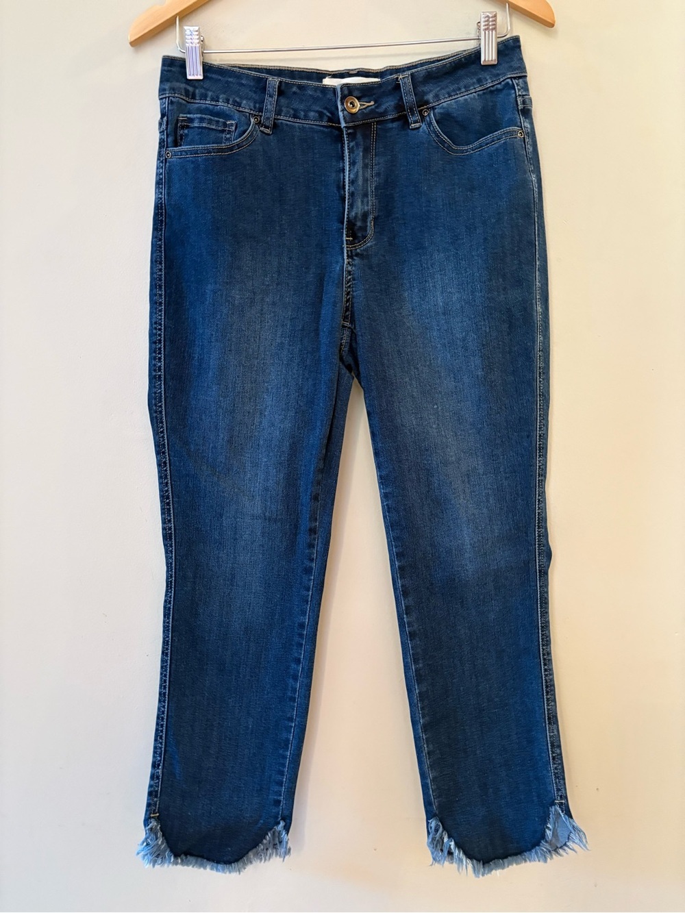 Charlie B, Fringe Tulip Hem Cropped Slim Blue Jeans, Women’s Sz 6.